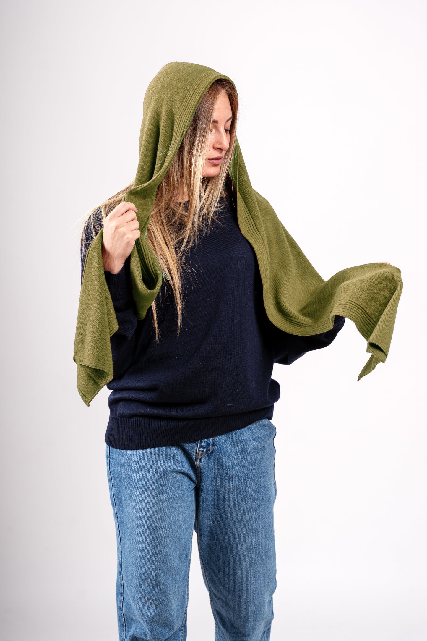 Sciarpa con cappuccio per donna o ragazza - in lana misto angora - Made in Italy