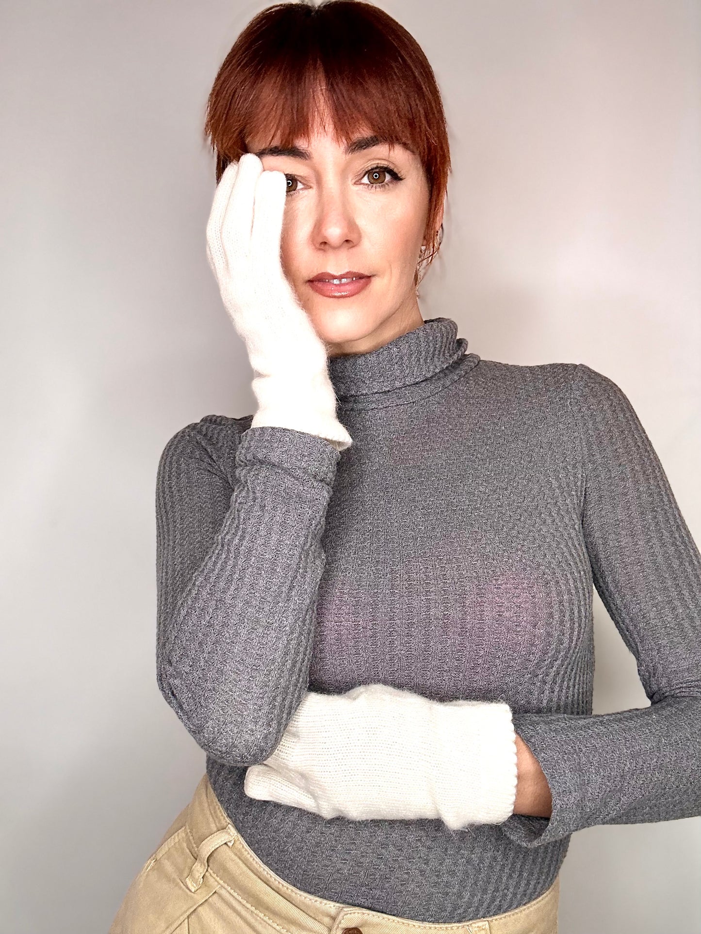 Guanti in lana misto angora da Donna con bordo smerlato - Made in Italy