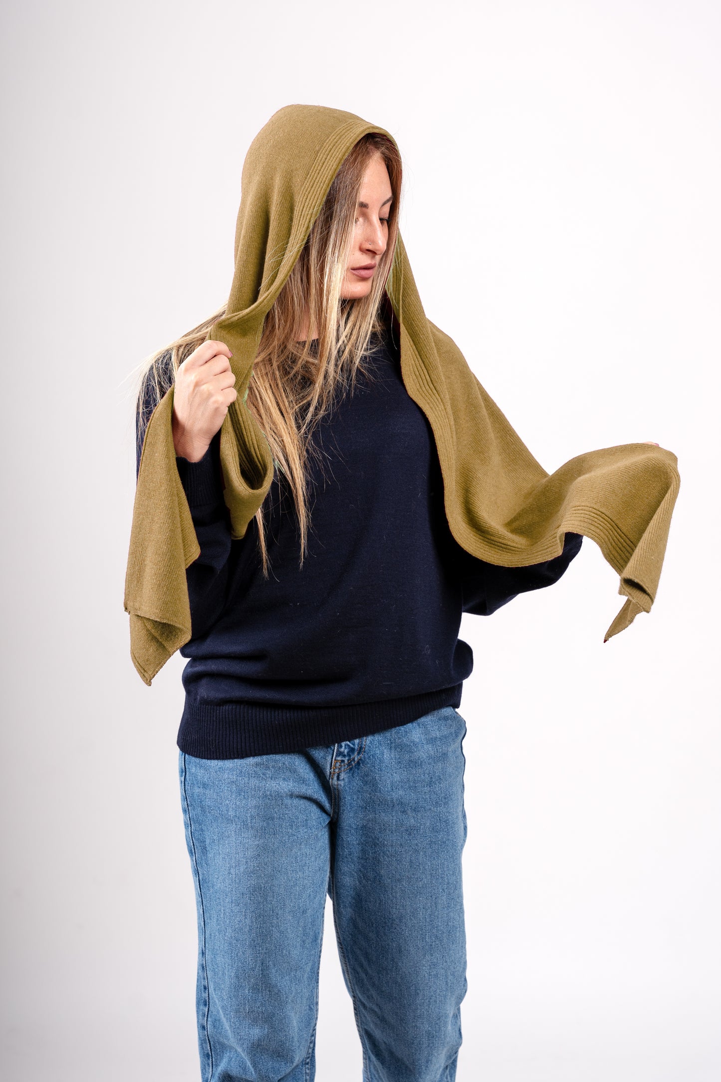 Sciarpa con cappuccio per donna o ragazza - in lana misto angora - Made in Italy